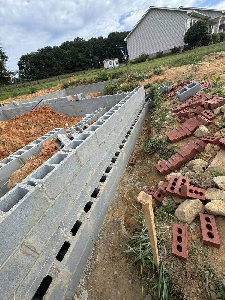 Block crawl space walls going up